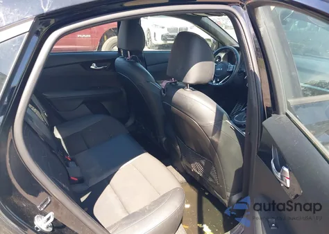 2022 Kia Forte Gt-Line z USA, uszkodzony, nr VIN 3KPF54ADXNE505000